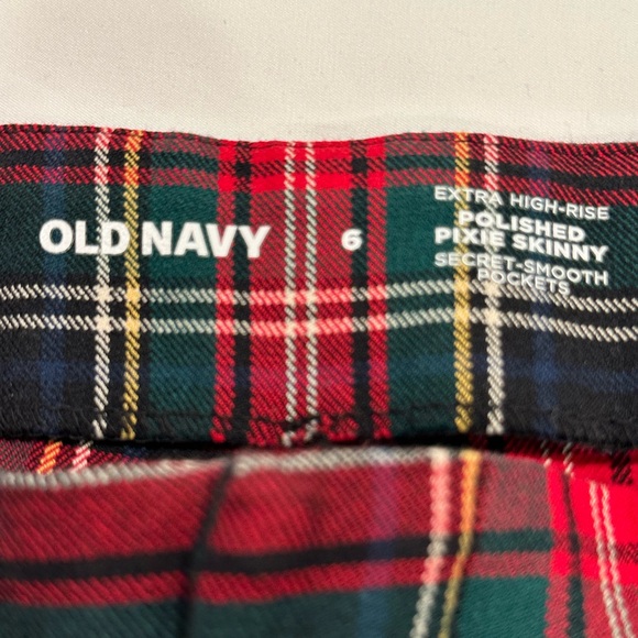 Old Navy Festive Plaid Pants - Picture 5 of 6